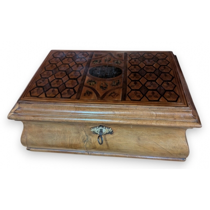 Inlaid wooden box