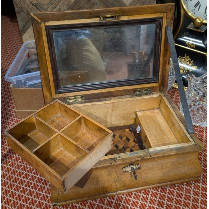 Coffret en bois marqueté