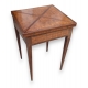 Table à jeu mouchoir marquetée