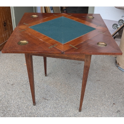 Table à jeu mouchoir marquetée