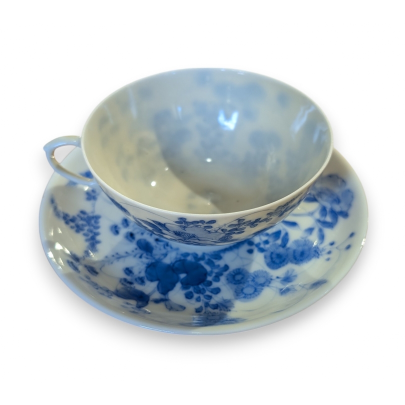 Tasse et sous-tasse en porclaine bleu blanc