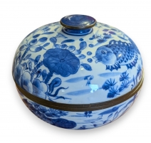 Boite en porclaine bleu blanc Poisson