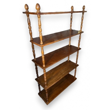Etagère en bois tourné