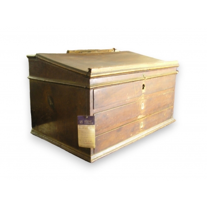 Directoire-style writing desk in walnut, 19th century, from Moinat SA – Antiques and home décor