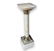 Colonne en onyx avec montures en bronze
