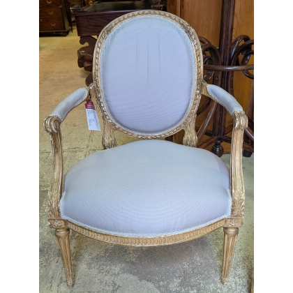 Pair of Louis XVI armchairs. From  Moinat SA  - Antiques and home décor