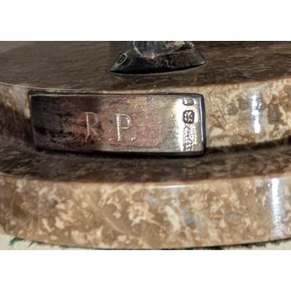 Serre-livre \"Rolls Royce\" en argent et mabrbre
