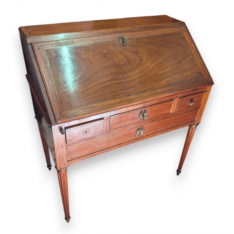 Bureau dos d'âne style Louis XVI par MAILFERT-AMOS