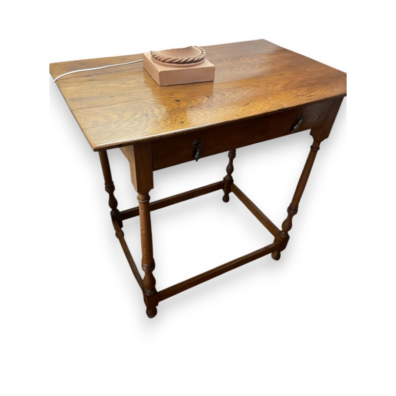 Petite table pieds tournés à 1 tiroir