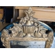 Miroir style Louis XVI doré, fronton urne