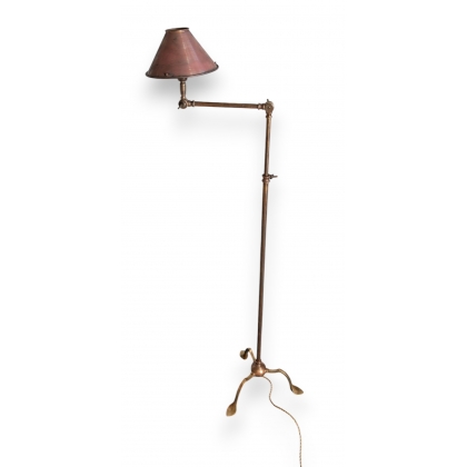 Lampe sur pied en laiton patiné