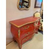  Commode, style Louis XV, en laque rouge sur  Moinat SA  - Antiquités décoration