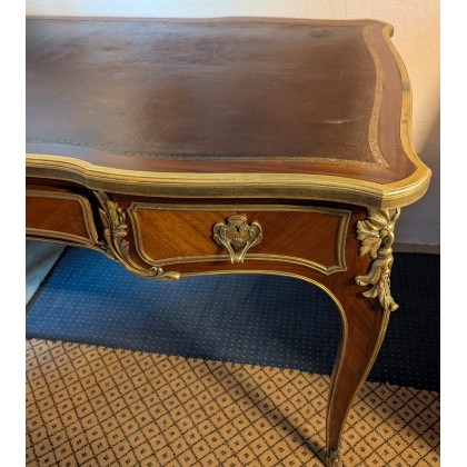 Bureau plat style Louis XV estampillé G. DURAND