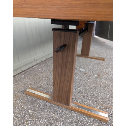 Table basse vintage à manivelle