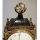 Pendule Vase Empire en bois et bronze