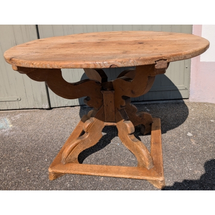 Table ronde rustique en sapin