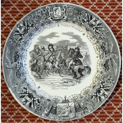 Suite de 12 assiettes \"Napoléon\" de Sarreguemines