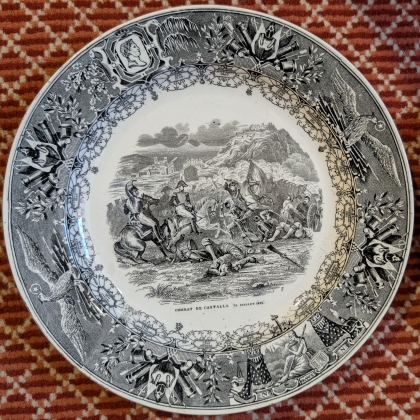 Suite de 12 assiettes \"Napoléon\" de Sarreguemines