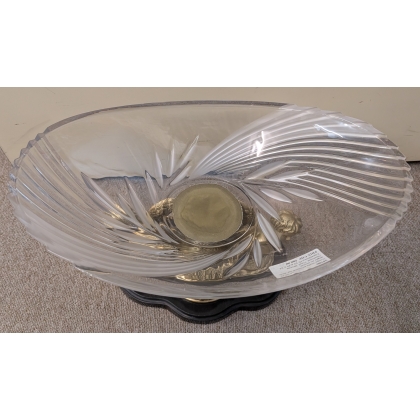 Coupe ovale en cristal sur deux anges en bronze