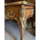 Bureau plat style Louis XV signé BERNEL