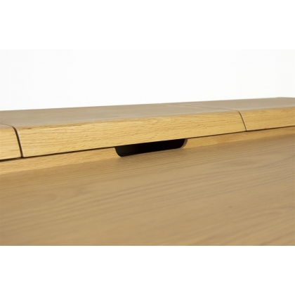 Kaat desk in natural finish