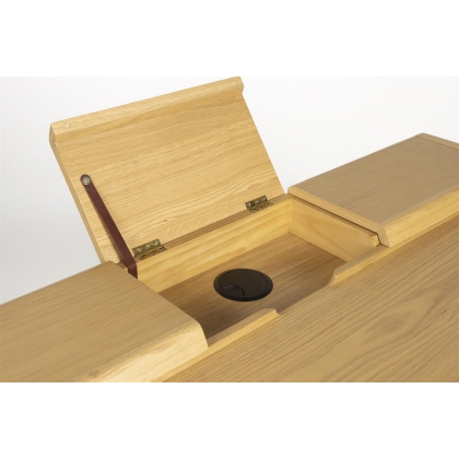 Kaat desk in natural finish