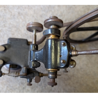 Watchmaker’s rounding lathe by SIXIS