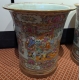 Paire de grand cache-pots famille rose