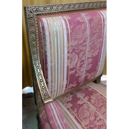 Paire de Fauteuils style Louis XVI dorés