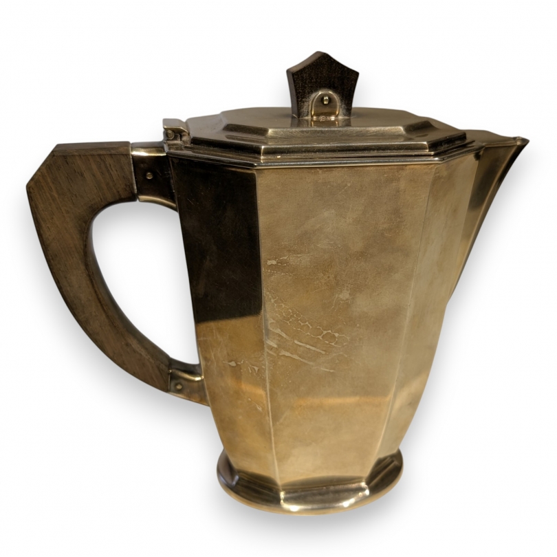 Cafetière Art-Déco en métal argenté par QUIST