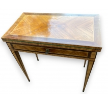 Table à jeux faisant coiffeuse et écritoire