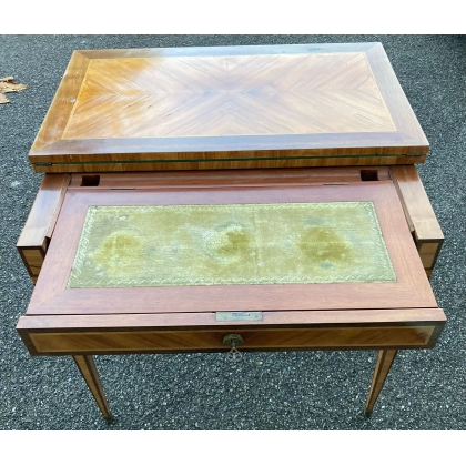 Table à jeux faisant coiffeuse et écritoire