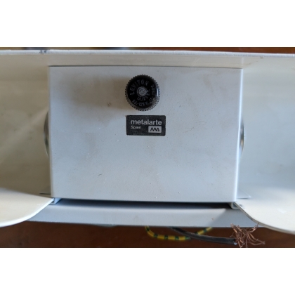  Applique moderne en métal blanc sur  Moinat SA  - Antiquités décoration