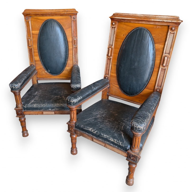 Paire de fauteuils monumentaux cuir noir