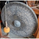 Gong chinois en métal, support en bois