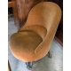 Chaise crapaud, velours moutarde