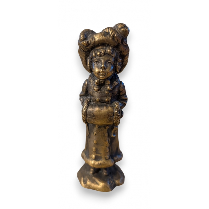 Bronze "Fillette au manteau"