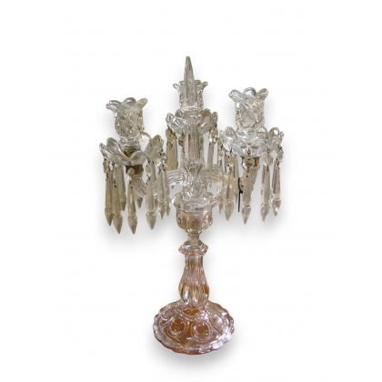  Chandelier, 3 bougeoirs, en verre moulé sur  Moinat SA  - Antiquités décoration