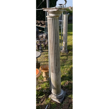 Paire de colonnes cannelées en marbre de Carrare