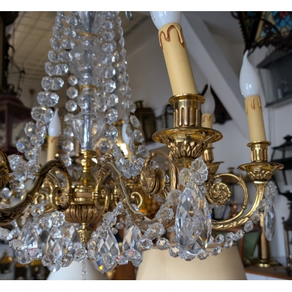 Lustre en bronze doré à cristaux à 8 lumières