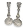 Paire de bougeoirs en verre moulé