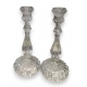 Paire de bougeoirs en verre moulé