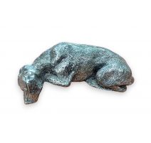 Chien couché en galvanoplastie