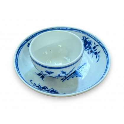 Bol et sous-tasse en porcelaine bleu-blanc