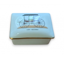Boite rectangulaire en porcelaine de Paris