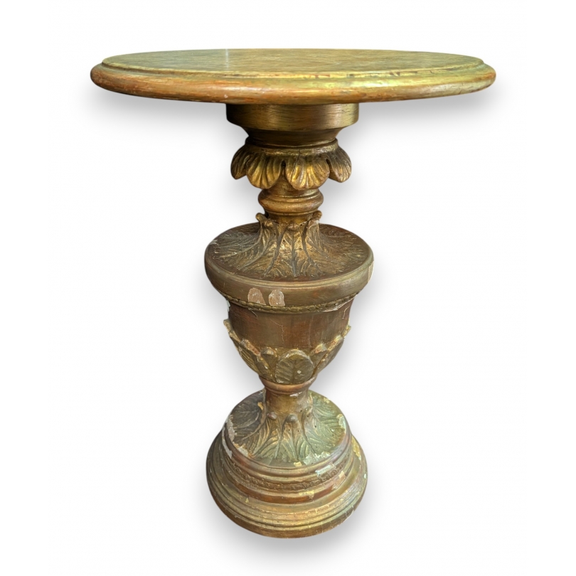 Sellette en bois sculpté doré