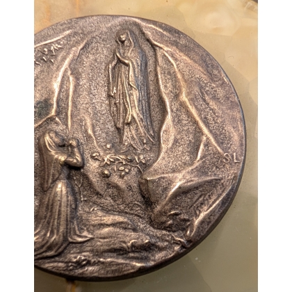 Bas-relief "Vierge" en argent, signé