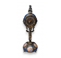 Pendule en argent émaillé de Vienne