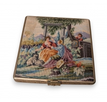 Boite à poudre en laiton tapisserie petit-point