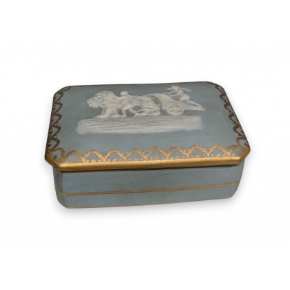 Boite rectangulaire bleue en porcelaine de Limoges